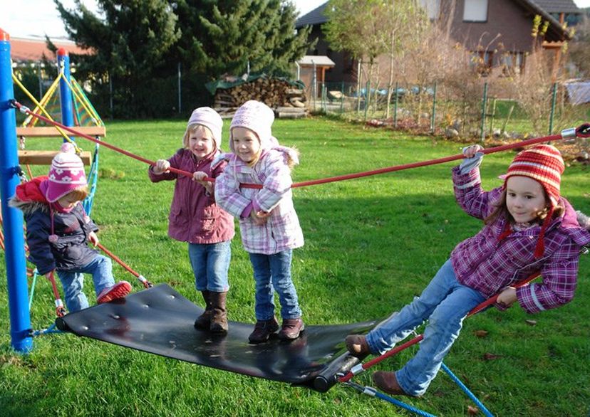 Rubber hangmat voor stalen palen